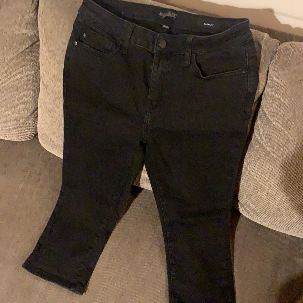 Judy Blue black capris mid-rise